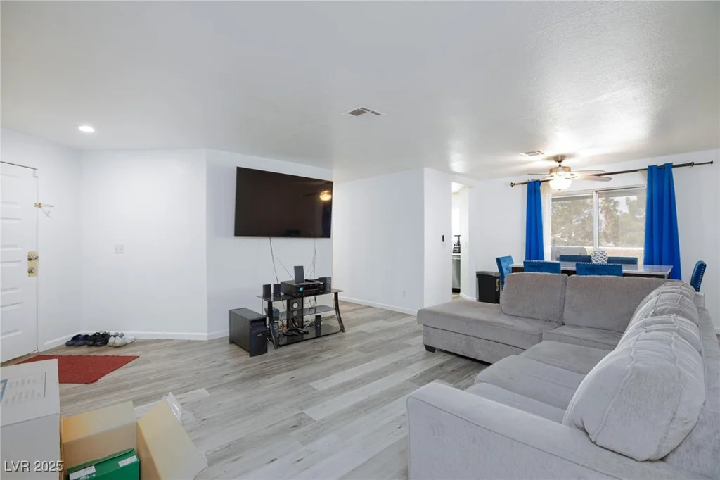 1509 Linnbaker, Las Vegas, NV 89110
