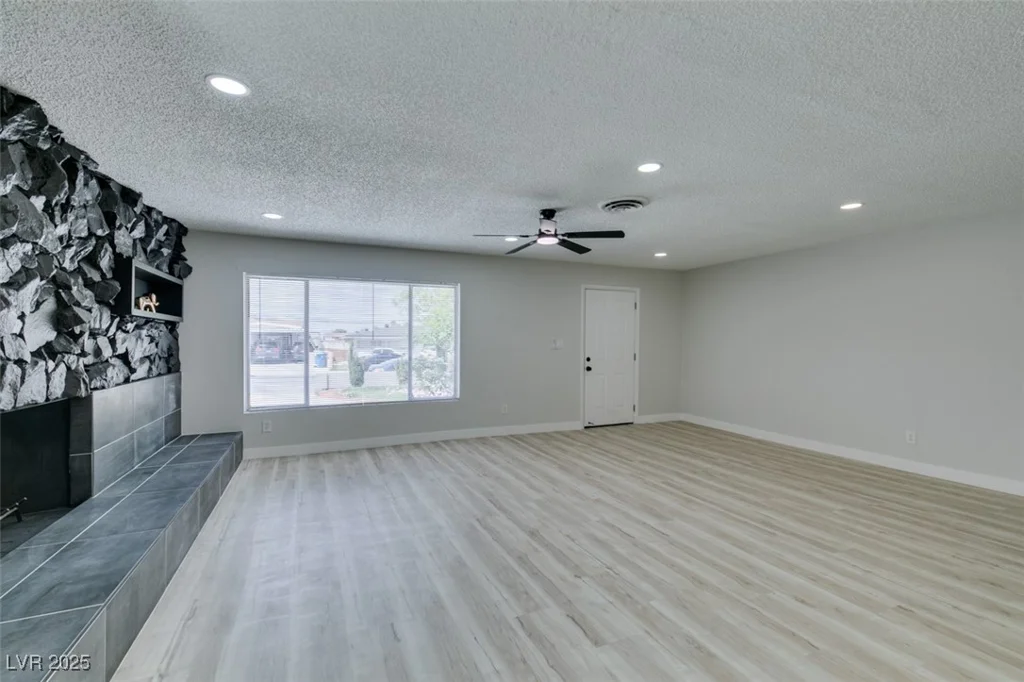 4393 Swandale, Las Vegas, NV 89121