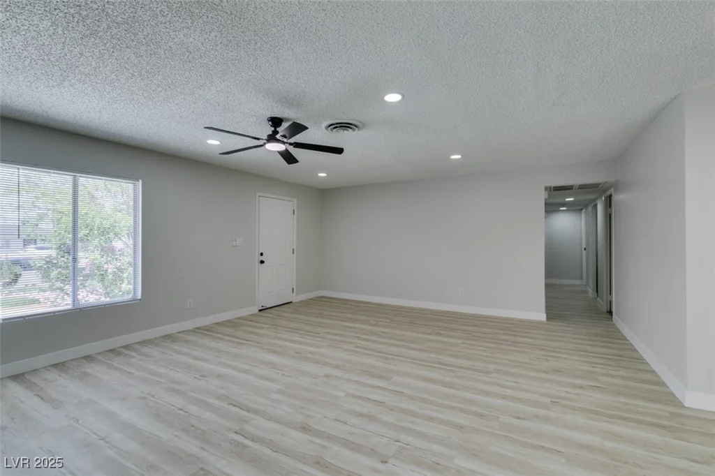 4393 Swandale, Las Vegas, NV 89121