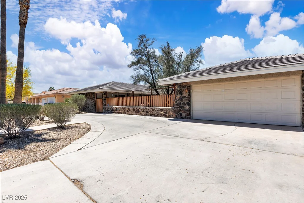 3845 Torrey Pines, Las Vegas, NV 89103