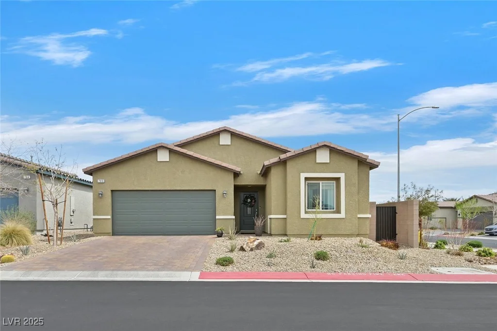 7910 Pearly, North Las Vegas, NV 89084