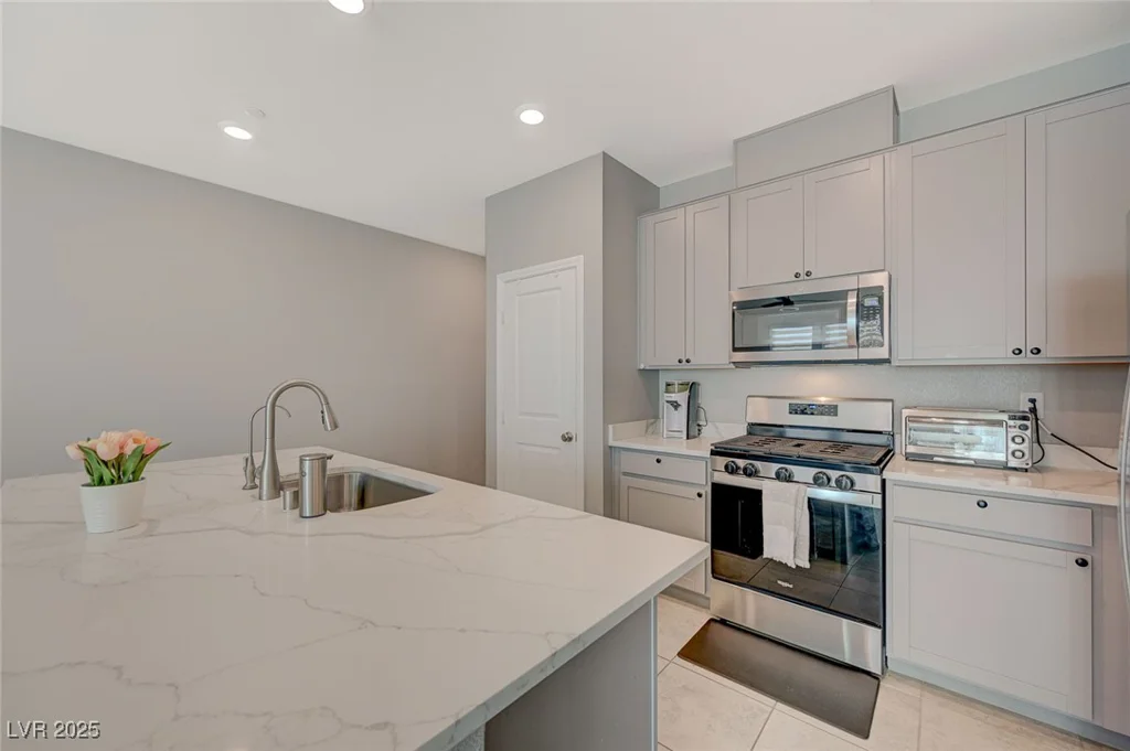 5269 Silver Branch, Las Vegas, NV 89118