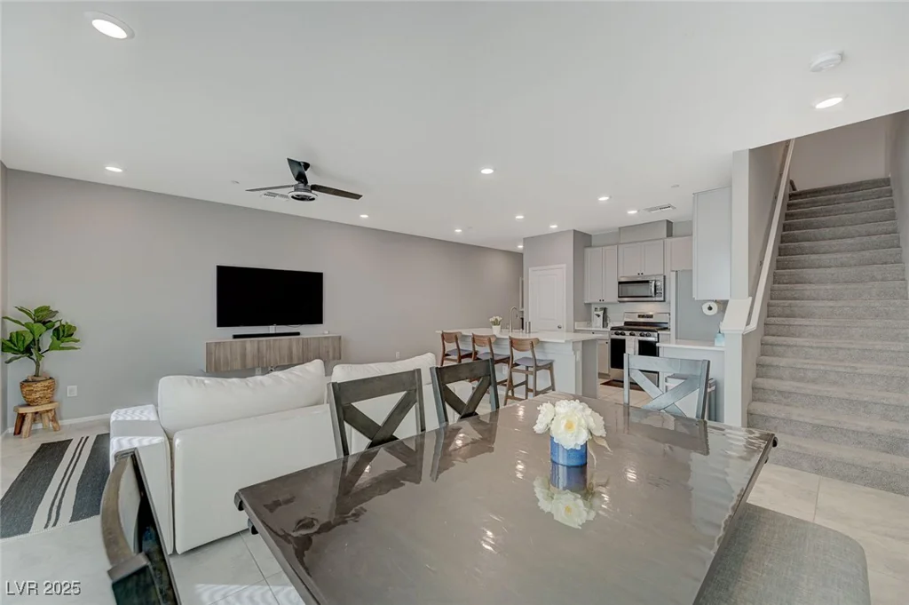 5269 Silver Branch, Las Vegas, NV 89118