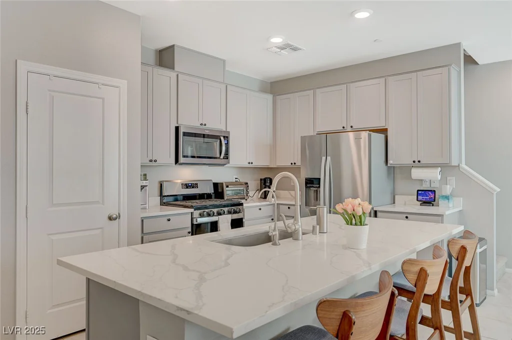 5269 Silver Branch, Las Vegas, NV 89118