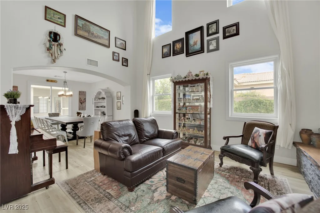 7211 Heggie, Las Vegas, NV 89131