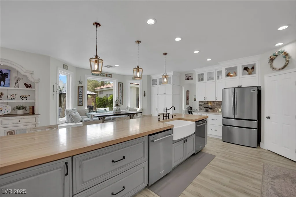 7211 Heggie, Las Vegas, NV 89131