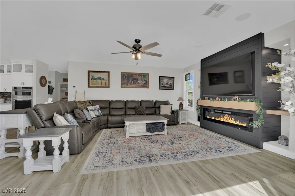 7211 Heggie, Las Vegas, NV 89131