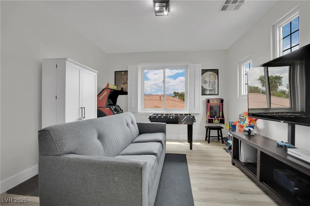 7211 Heggie, Las Vegas, NV 89131