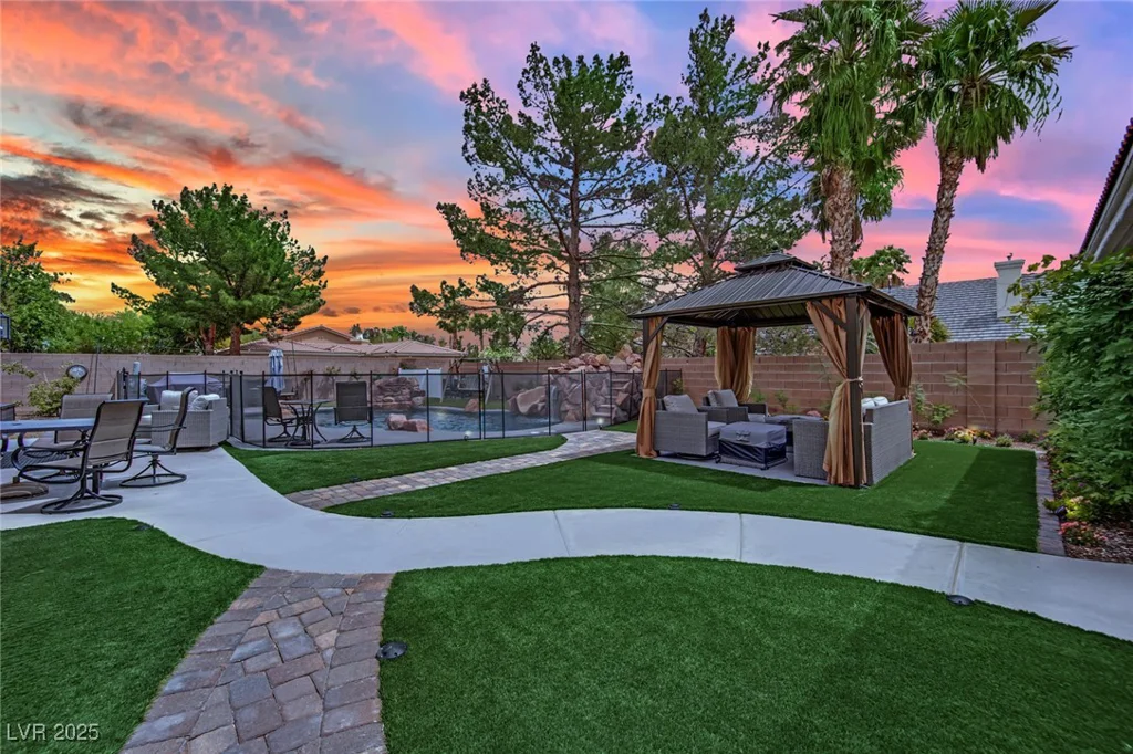 7211 Heggie, Las Vegas, NV 89131