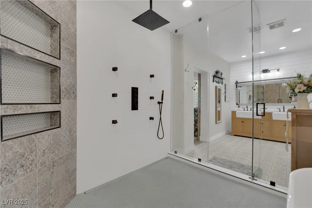 7211 Heggie, Las Vegas, NV 89131