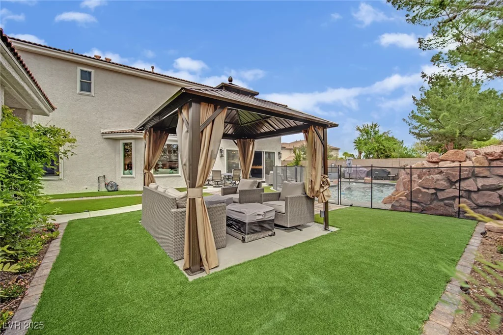 7211 Heggie, Las Vegas, NV 89131