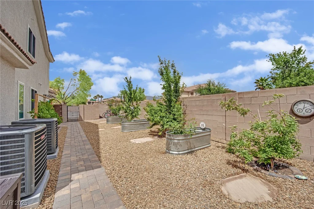 7211 Heggie, Las Vegas, NV 89131