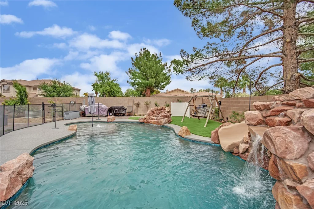 7211 Heggie, Las Vegas, NV 89131