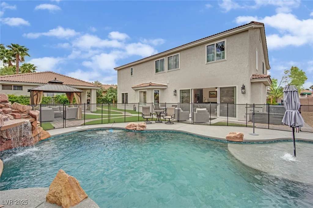 7211 Heggie, Las Vegas, NV 89131