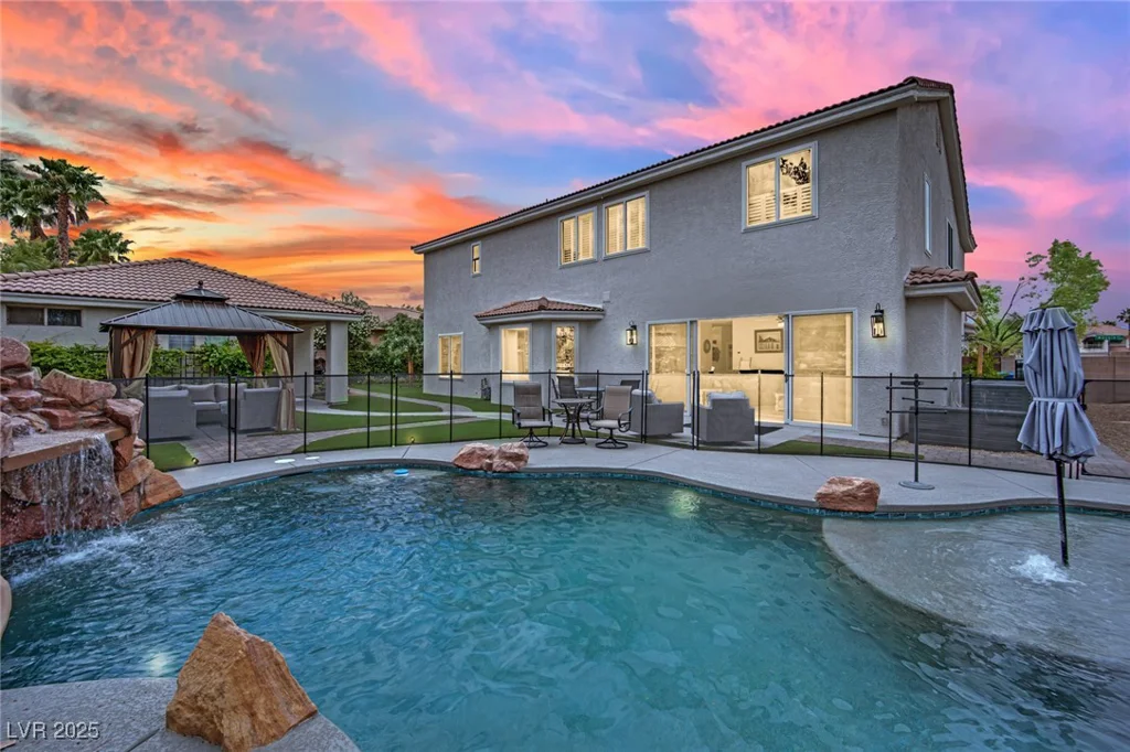 7211 Heggie, Las Vegas, NV 89131