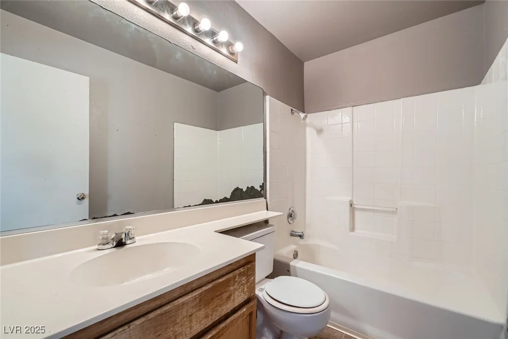 725 Weatherstone, Las Vegas, NV 89110