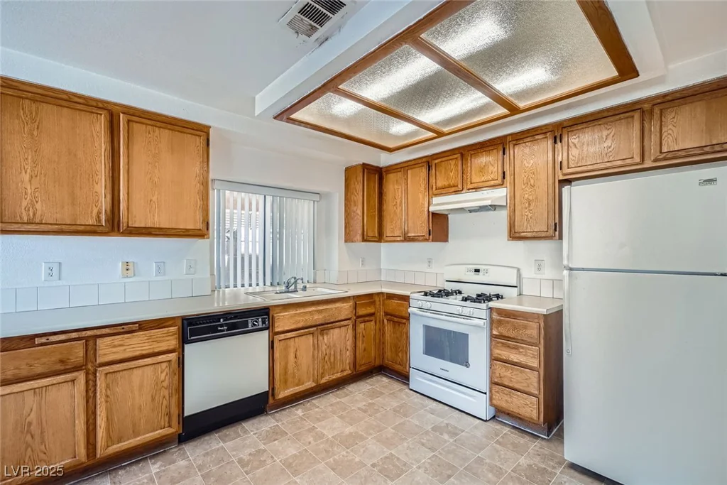 725 Weatherstone, Las Vegas, NV 89110