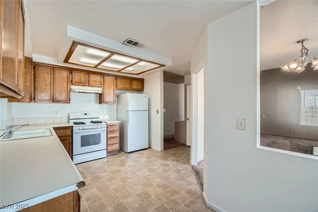 725 Weatherstone, Las Vegas, NV 89110