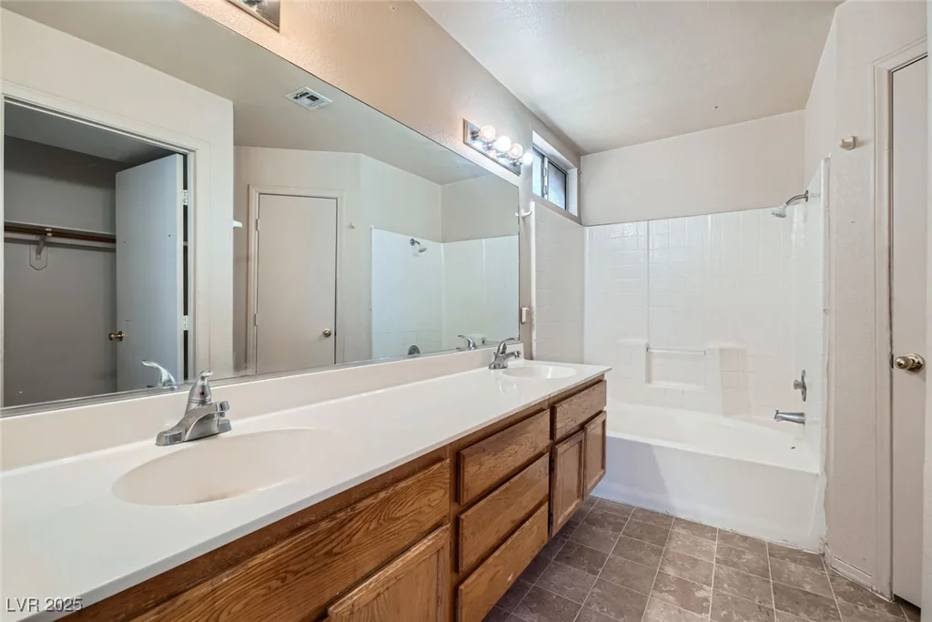 725 Weatherstone, Las Vegas, NV 89110