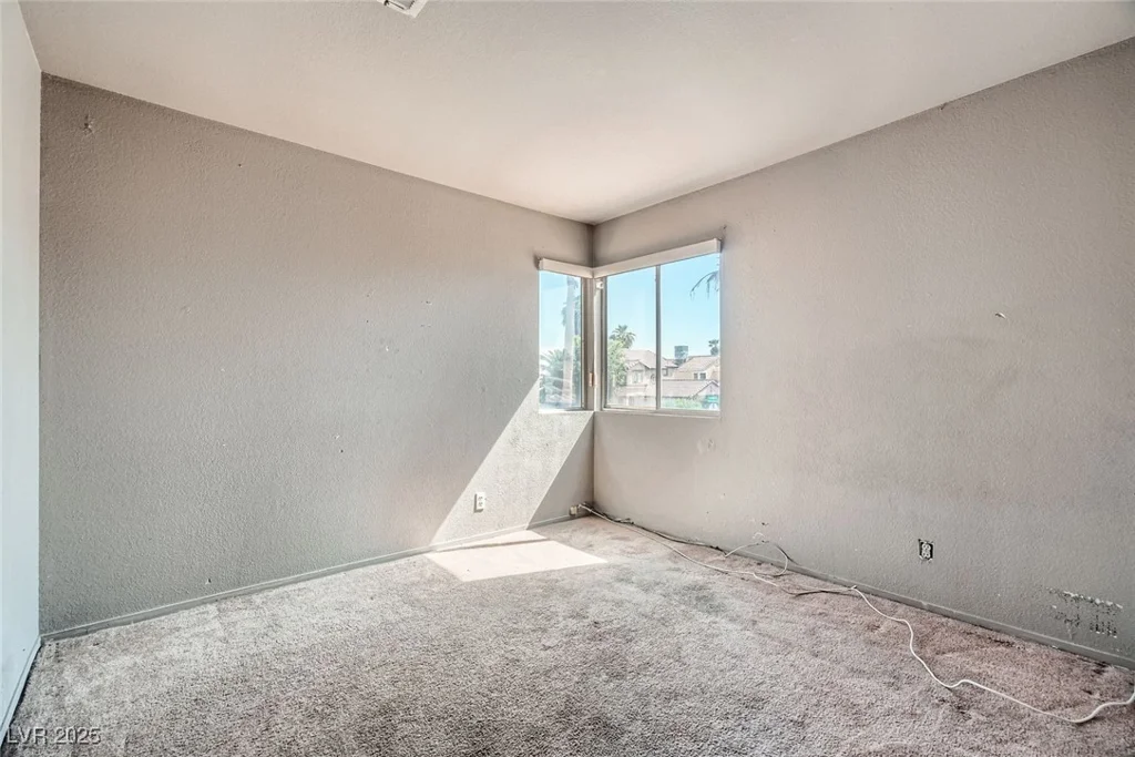 725 Weatherstone, Las Vegas, NV 89110