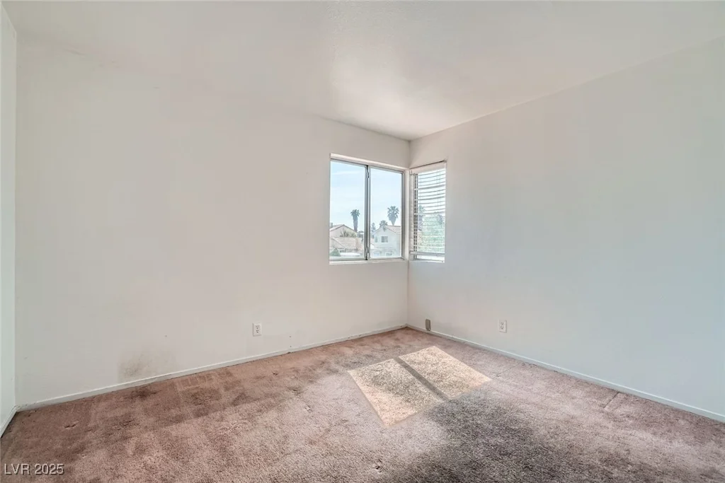 725 Weatherstone, Las Vegas, NV 89110