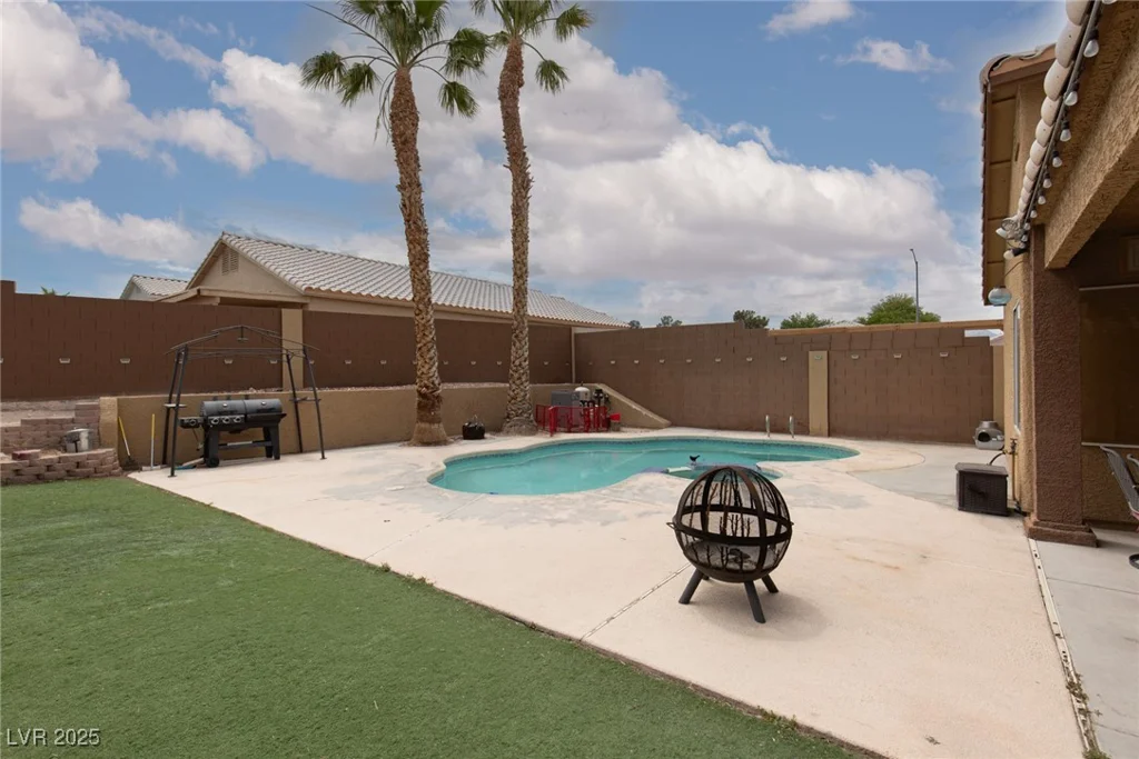 1723 Anchor, North Las Vegas, NV 89032
