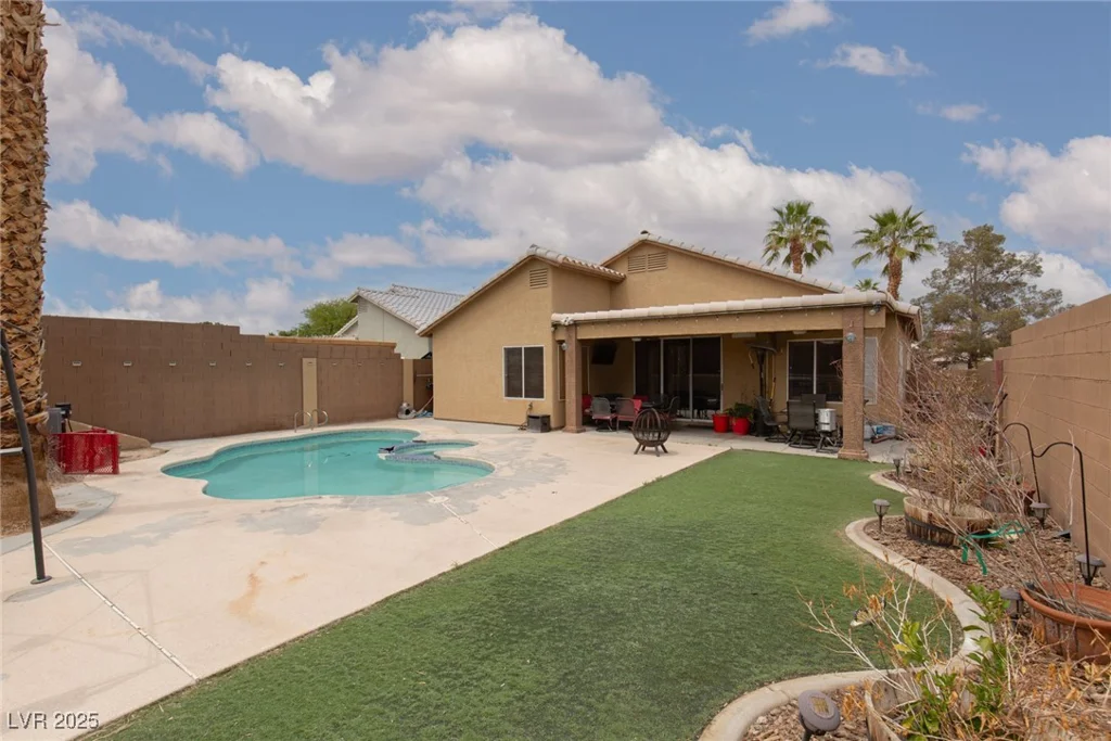 1723 Anchor, North Las Vegas, NV 89032