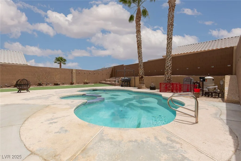 1723 Anchor, North Las Vegas, NV 89032
