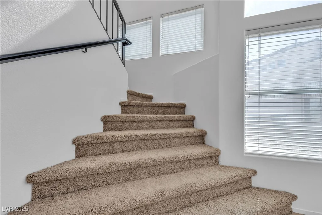 9290 Cool Creek, Las Vegas, NV 89147