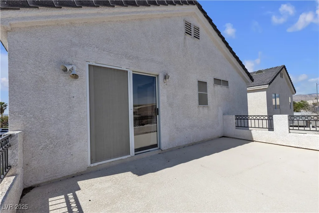 9290 Cool Creek, Las Vegas, NV 89147