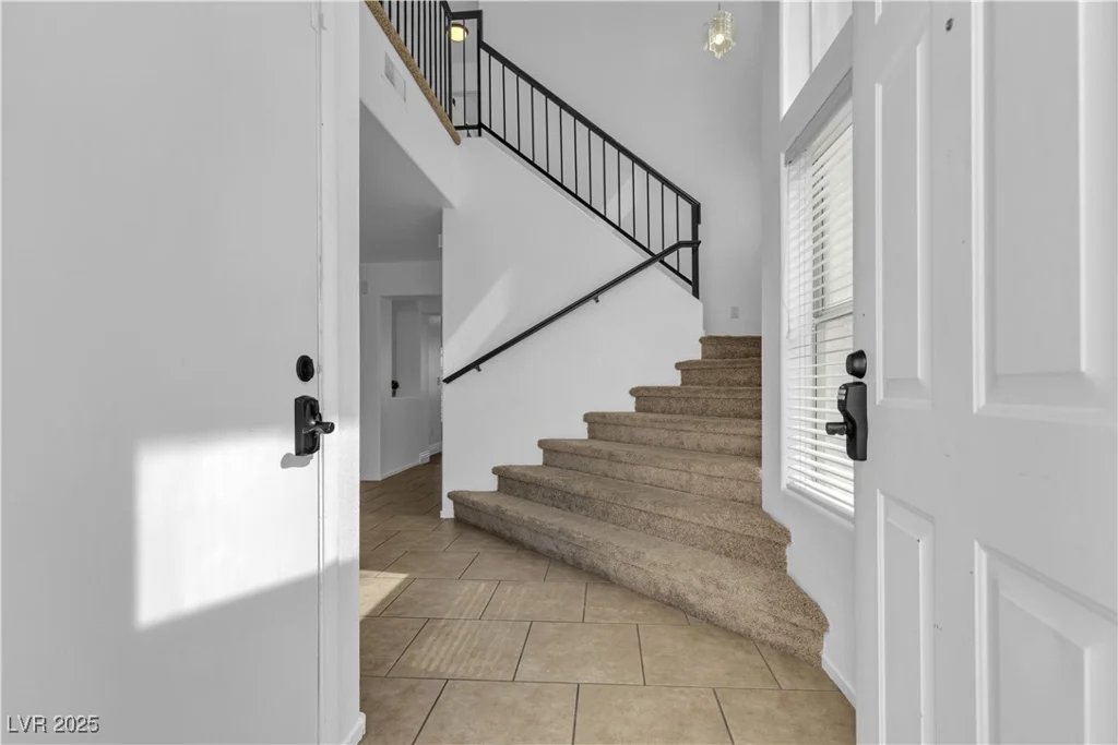 9290 Cool Creek, Las Vegas, NV 89147