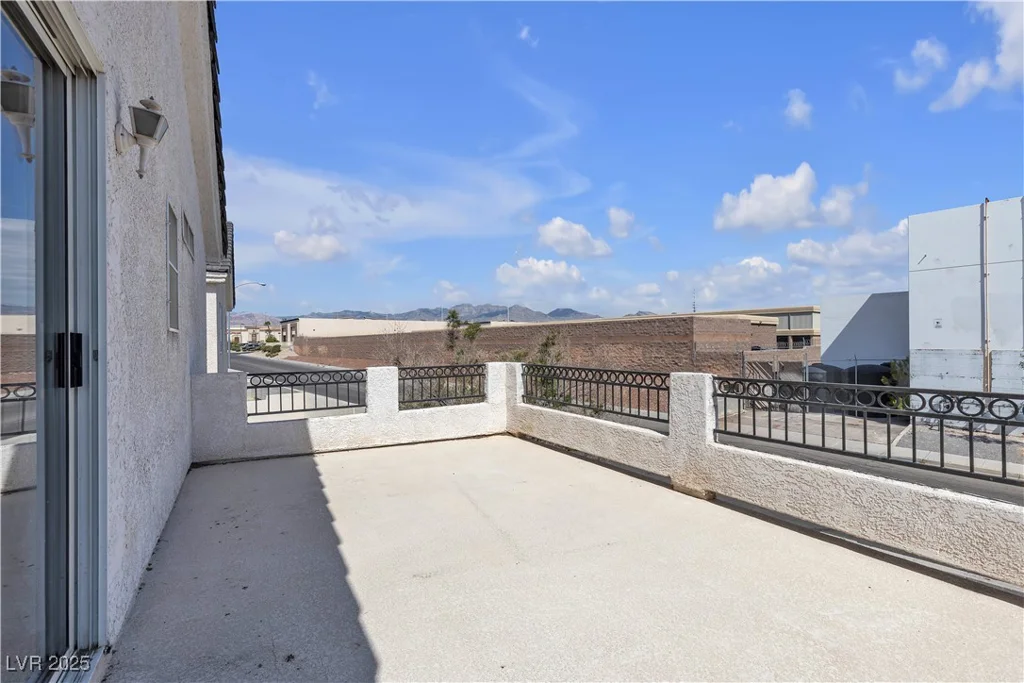 9290 Cool Creek, Las Vegas, NV 89147