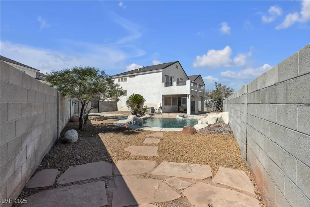 9290 Cool Creek, Las Vegas, NV 89147