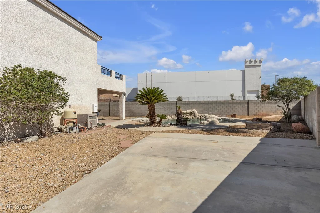 9290 Cool Creek, Las Vegas, NV 89147