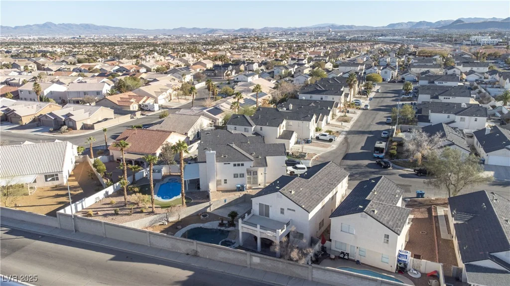 9290 Cool Creek, Las Vegas, NV 89147