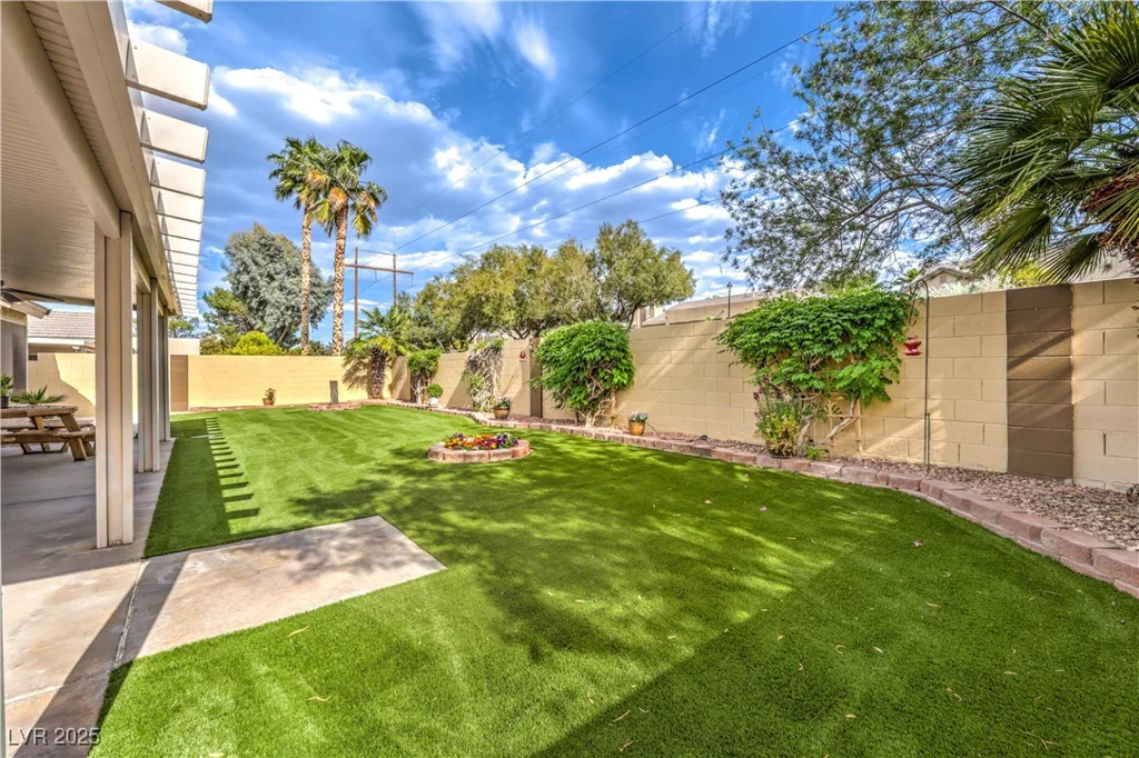 2561 Pyramid Pines, Henderson, NV 89052