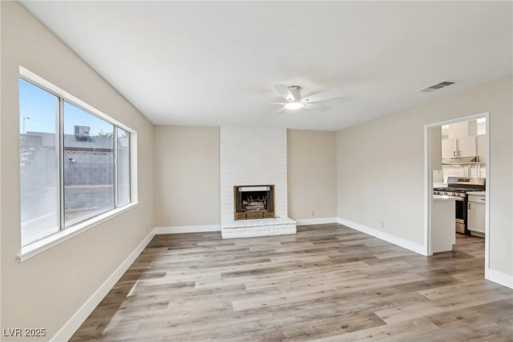 204 Breeze, Las Vegas, NV 89145