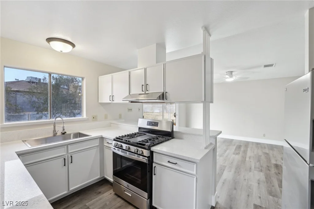 204 Breeze, Las Vegas, NV 89145