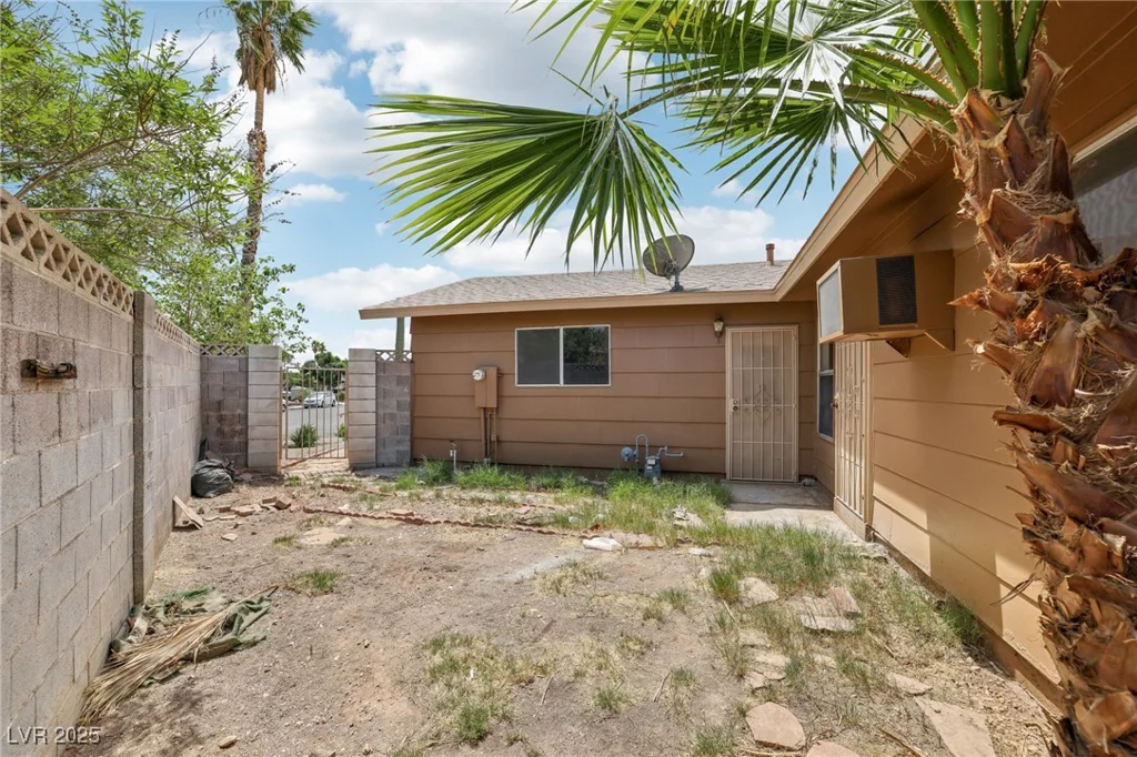 204 Breeze, Las Vegas, NV 89145