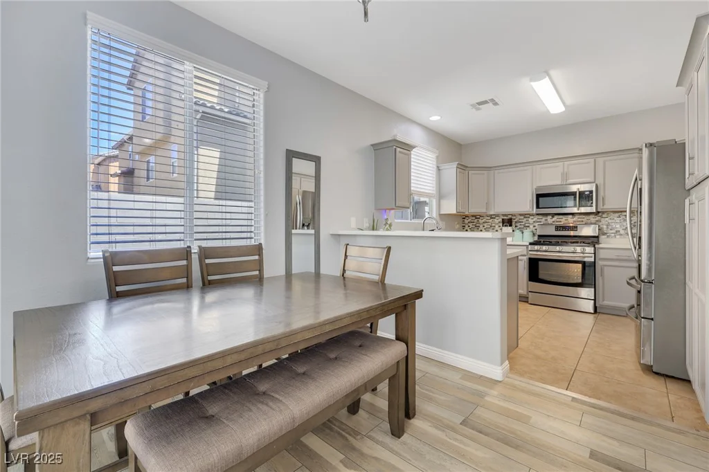 1316 Oak Village, Las Vegas, NV 89183