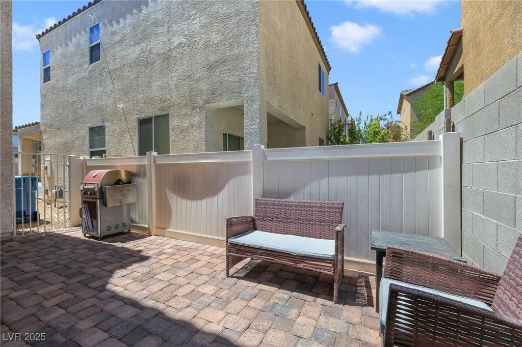1316 Oak Village, Las Vegas, NV 89183