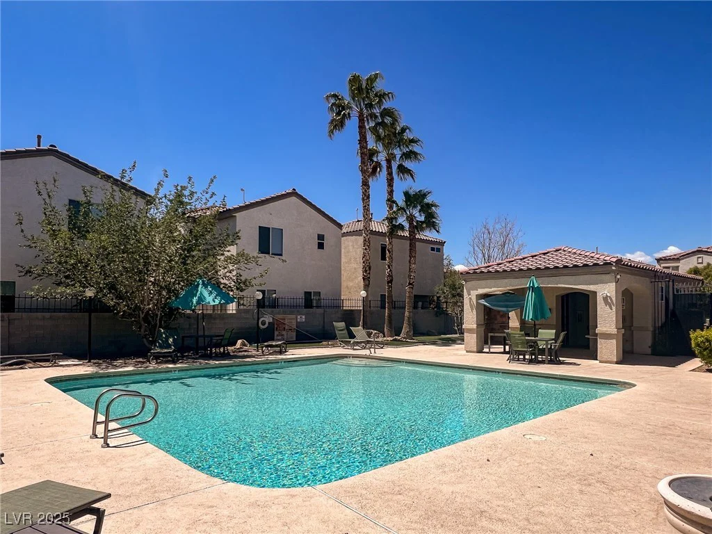 1316 Oak Village, Las Vegas, NV 89183
