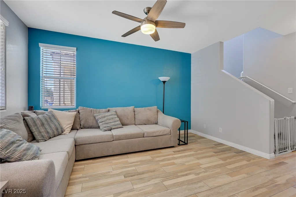 1316 Oak Village, Las Vegas, NV 89183