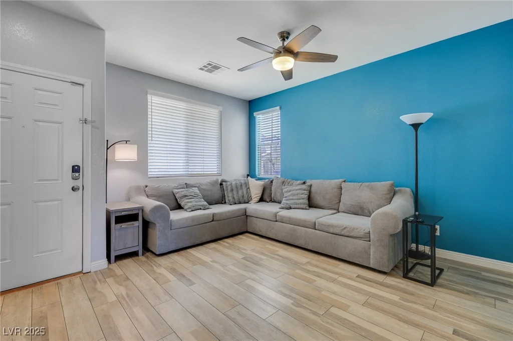1316 Oak Village, Las Vegas, NV 89183