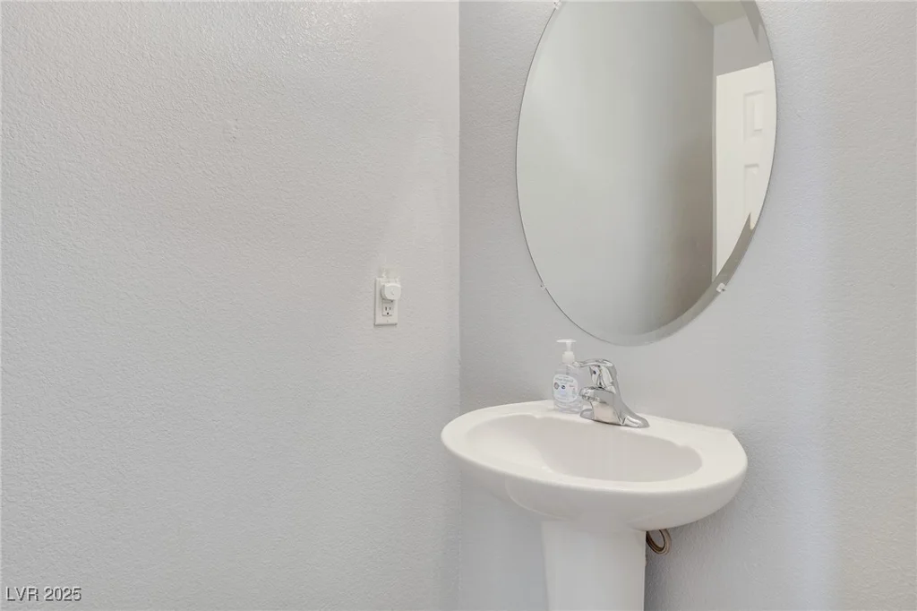 1316 Oak Village, Las Vegas, NV 89183