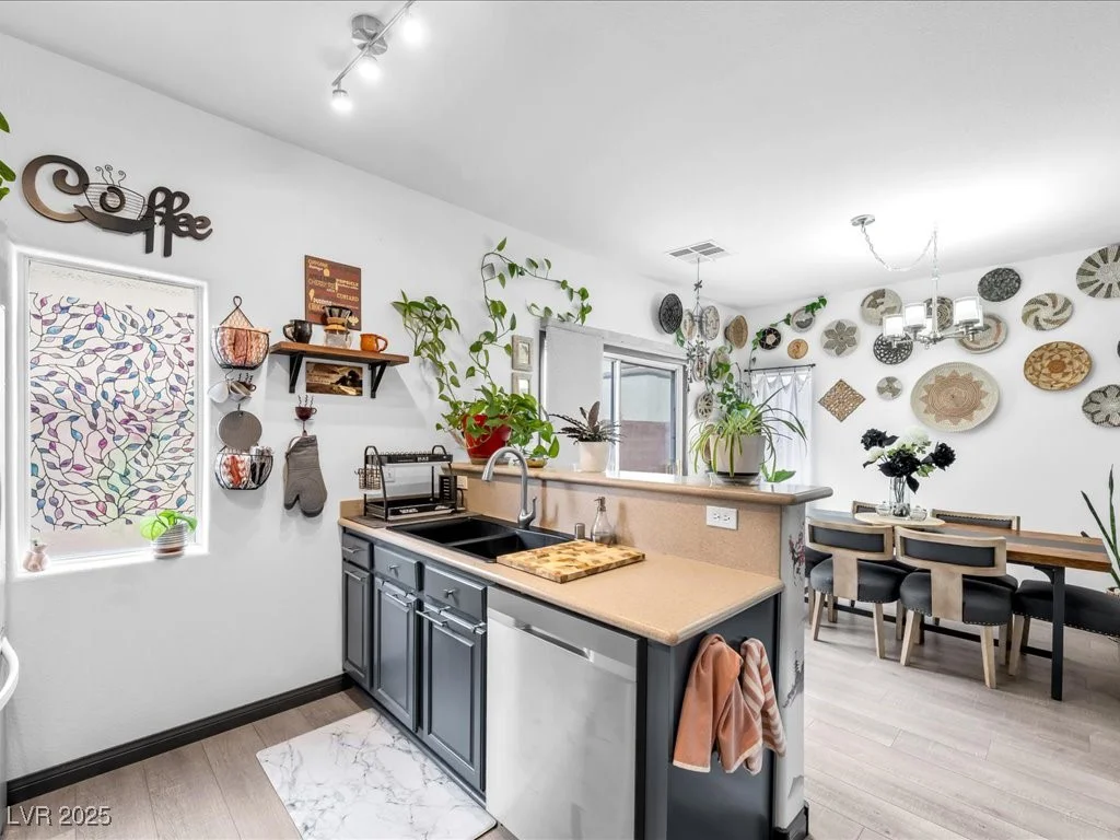 6324 Desert Leaf, North Las Vegas, NV 89081