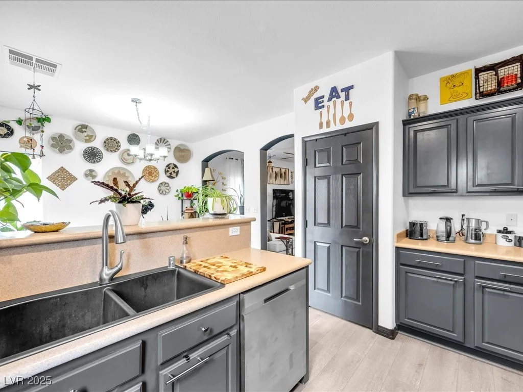 6324 Desert Leaf, North Las Vegas, NV 89081