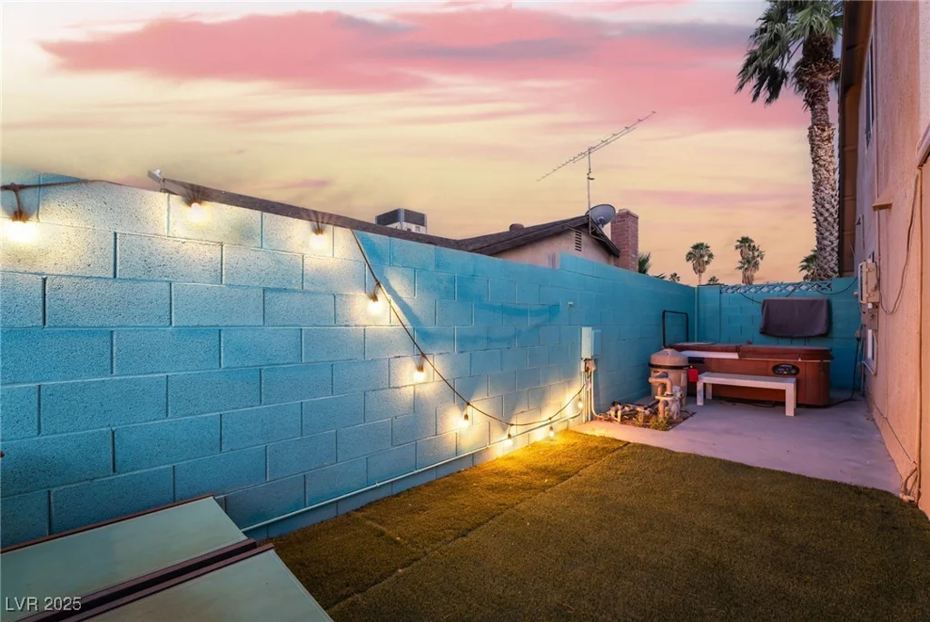 7018 Berkshire, Las Vegas, NV 89147
