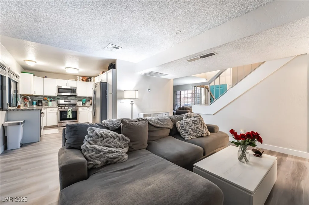 7018 Berkshire, Las Vegas, NV 89147