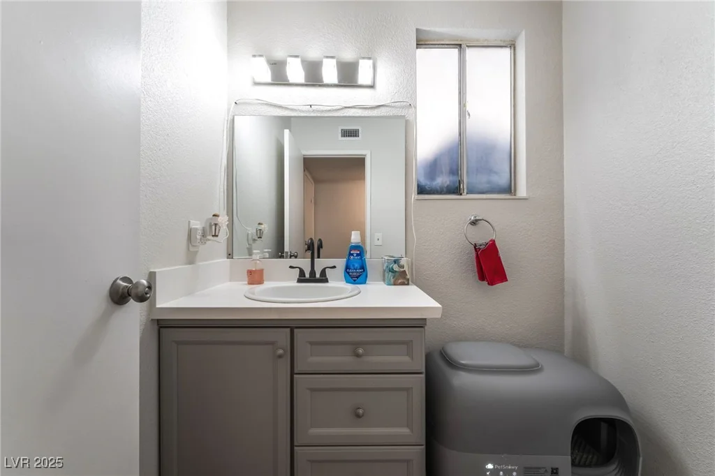 7018 Berkshire, Las Vegas, NV 89147